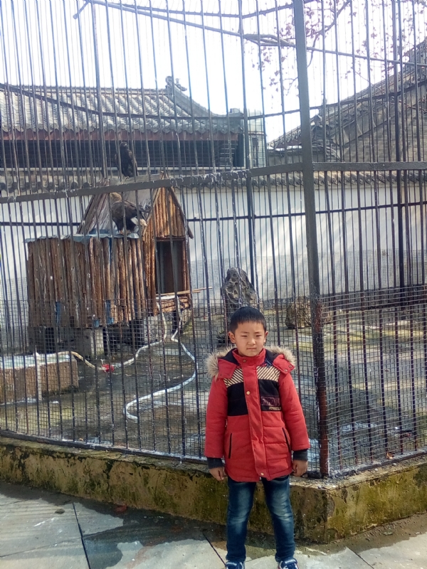 山高人伟峰的第一张照片--芜湖相亲服务中心