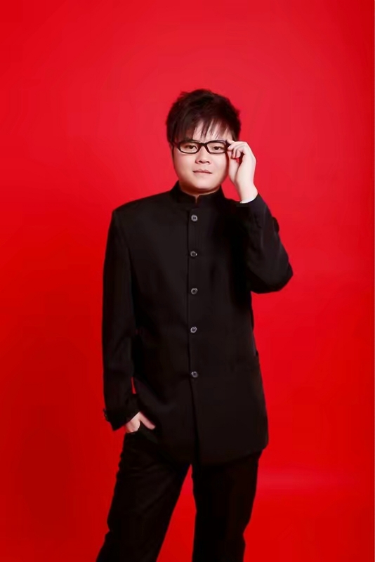 站在远处看童年的第一张照片--芜湖相亲服务中心