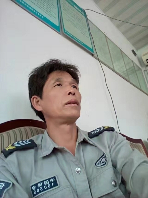 卧窗听雨的第一张照片--芜湖相亲服务中心