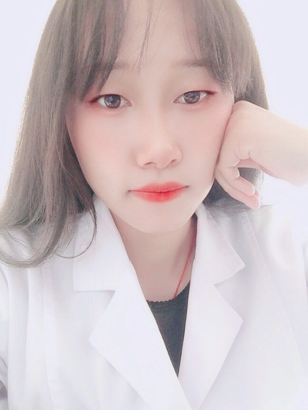 白婚纱的第一张照片--芜湖相亲服务中心