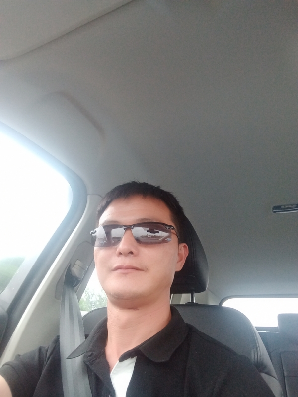 孤独的男人的第二张照片--芜湖相亲服务中心