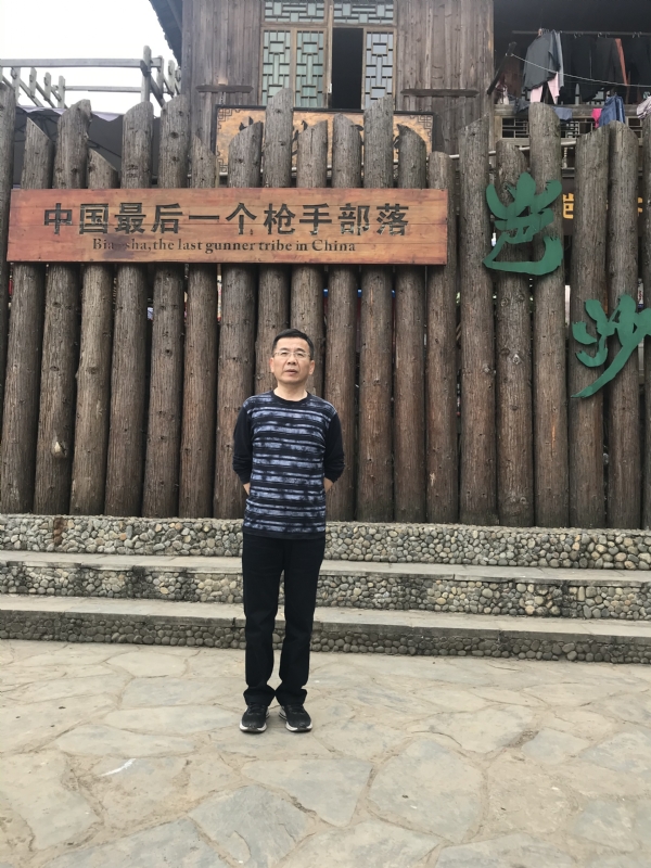 屯里的富豪的第一张照片--芜湖相亲服务中心