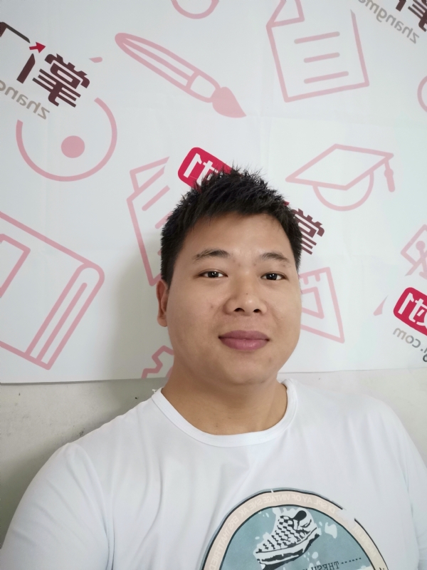 轻静地行走着的第一张照片--芜湖相亲服务中心