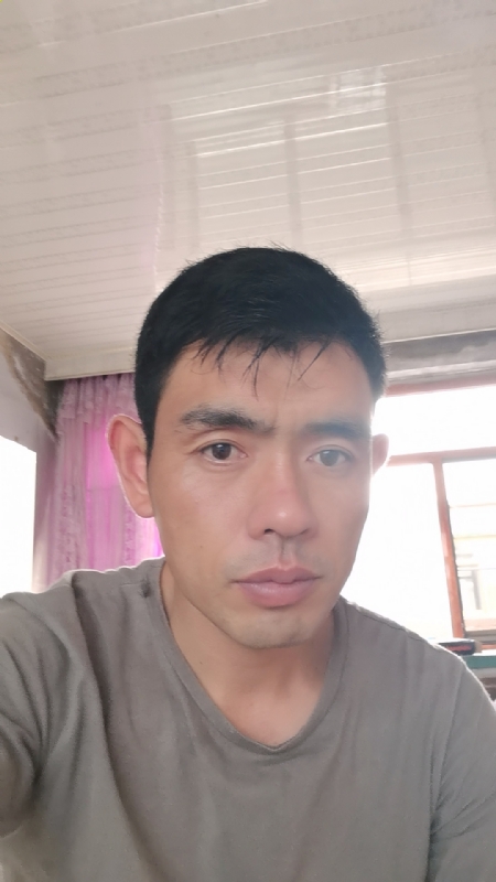 小草莓1981的第一张照片--芜湖相亲服务中心