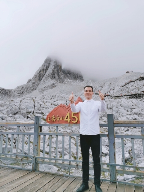 灰太狼的第一张照片--芜湖相亲服务中心