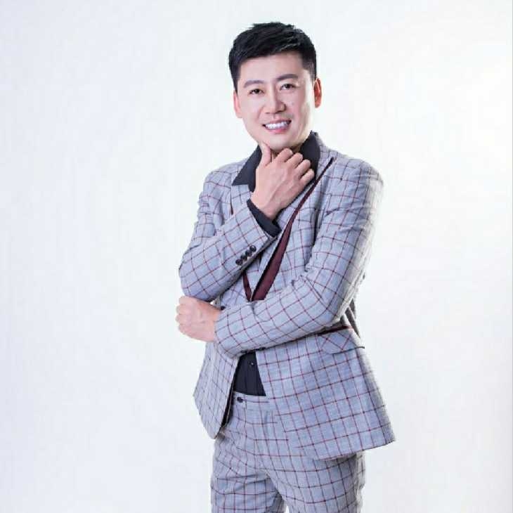 屋顶拾荒人的第一张照片--芜湖相亲服务中心