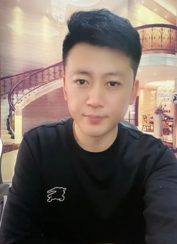 屋顶拾荒人的第三张照片--芜湖相亲服务中心