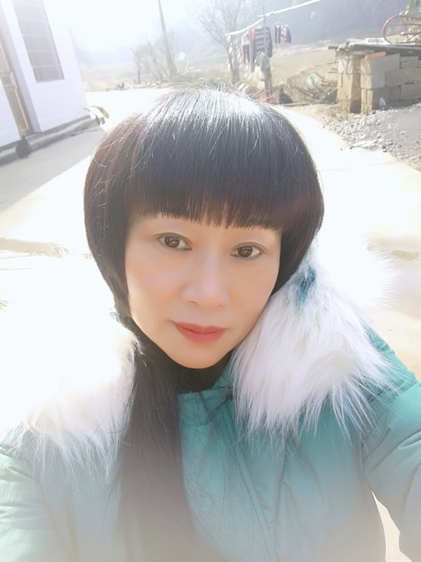 金鱼儿的第一张照片--芜湖相亲服务中心