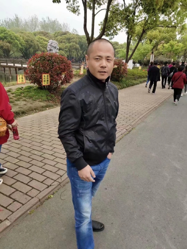 傻子的第一张照片--芜湖相亲服务中心