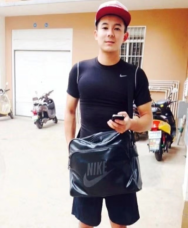 花花是只狗的第一张照片--芜湖相亲服务中心