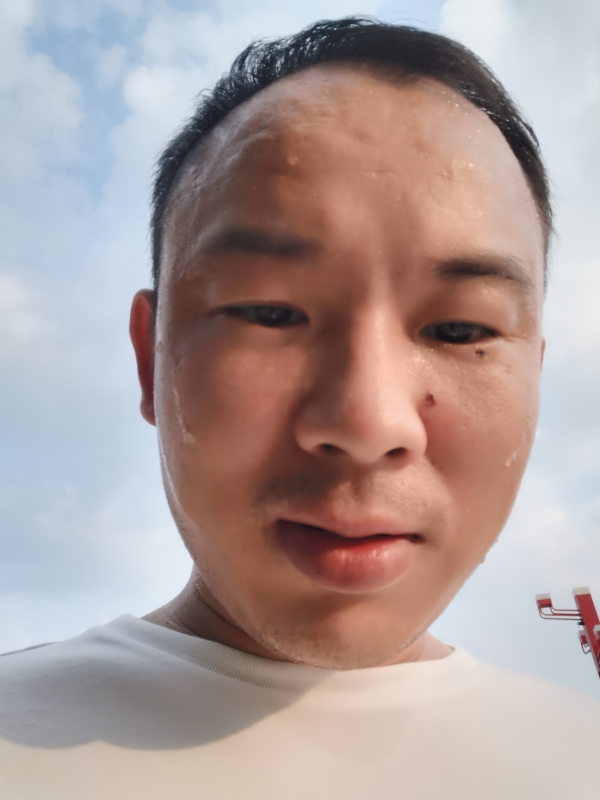 唐老鸭的第一张照片--芜湖相亲服务中心