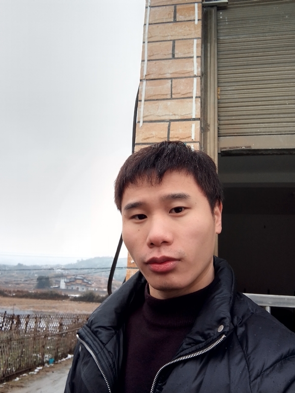 银色的羽翼的第一张照片--芜湖相亲服务中心