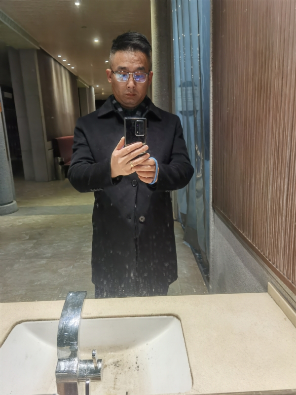 孤独尘埃的第一张照片--芜湖相亲服务中心