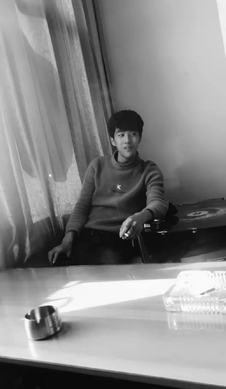 酷似小丑的第二张照片--芜湖相亲服务中心