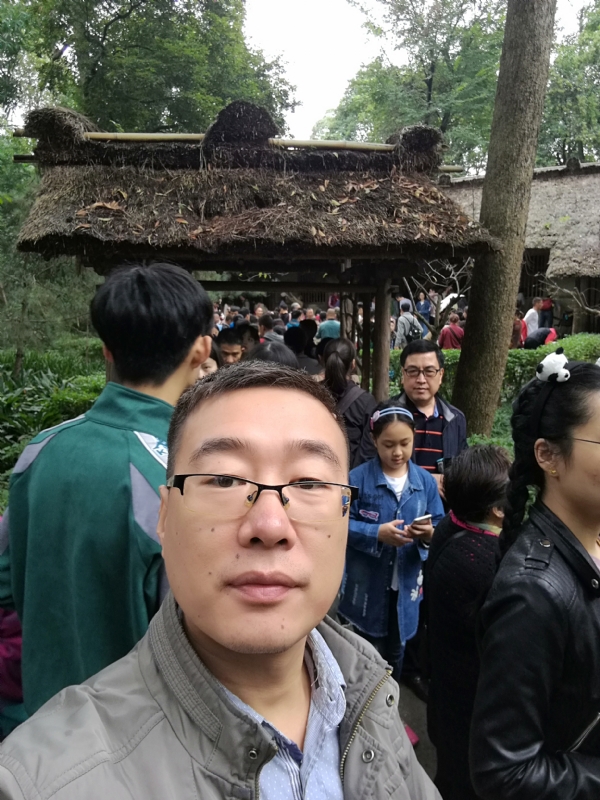 撑起一片天的第一张照片--芜湖相亲服务中心