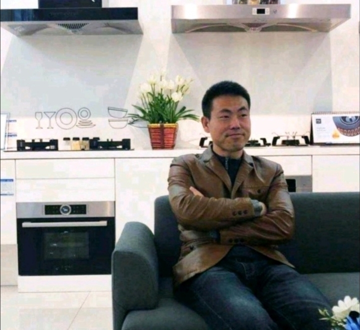 奋斗的执着的第一张照片--芜湖相亲服务中心