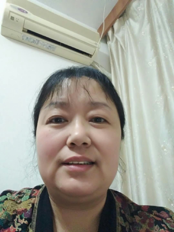 雨中漫步的第一张照片--芜湖相亲服务中心