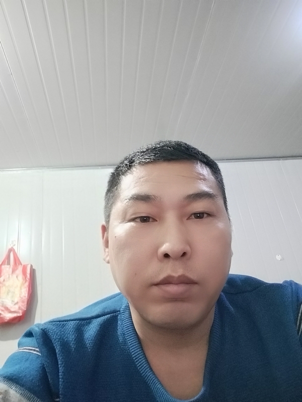 开着拖拉机去兜风的第一张照片--芜湖相亲服务中心