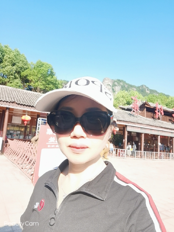 山百合的第一张照片--芜湖相亲服务中心