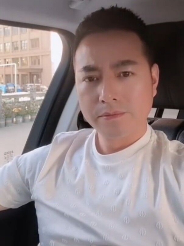 勿忘初心的第一张照片--芜湖相亲服务中心