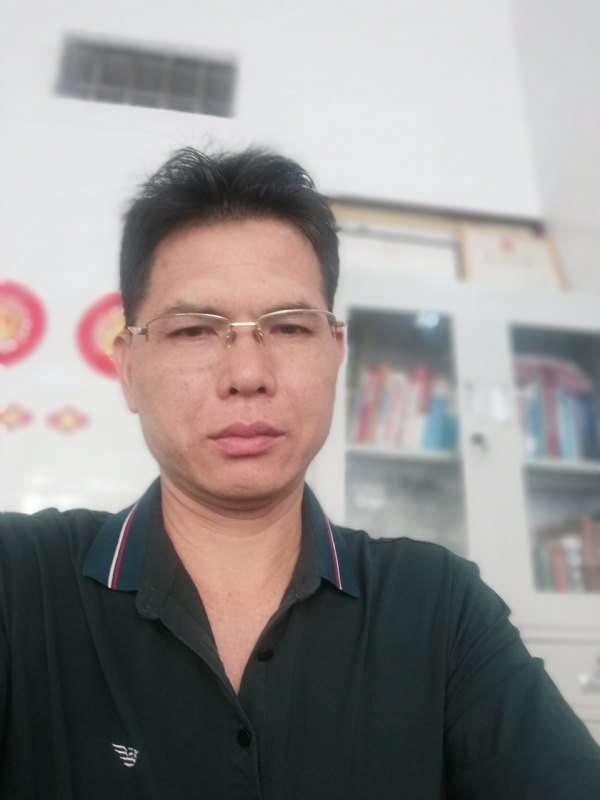 后视镜的第二张照片--芜湖相亲服务中心