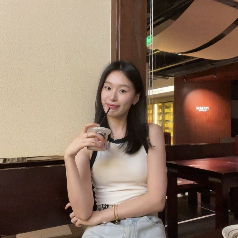 羽毛的第一张照片--芜湖相亲服务中心