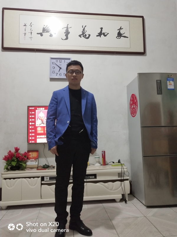 孤独的狼的第一张照片--芜湖相亲服务中心