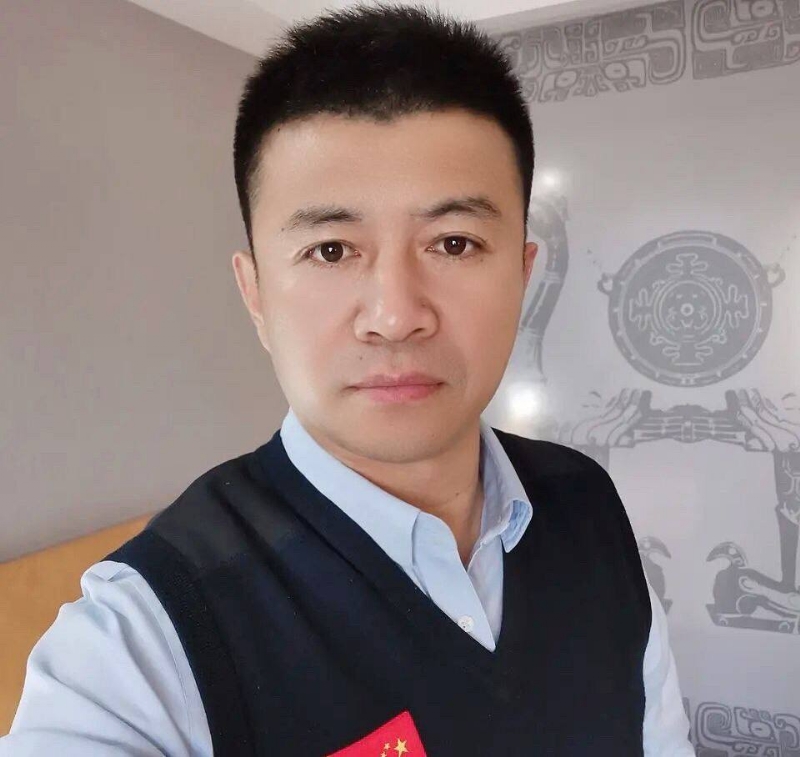 生在红旗下的第二张照片--芜湖相亲服务中心