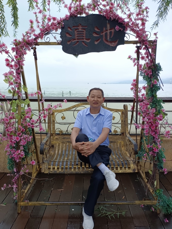 奋斗的第一张照片--芜湖相亲服务中心