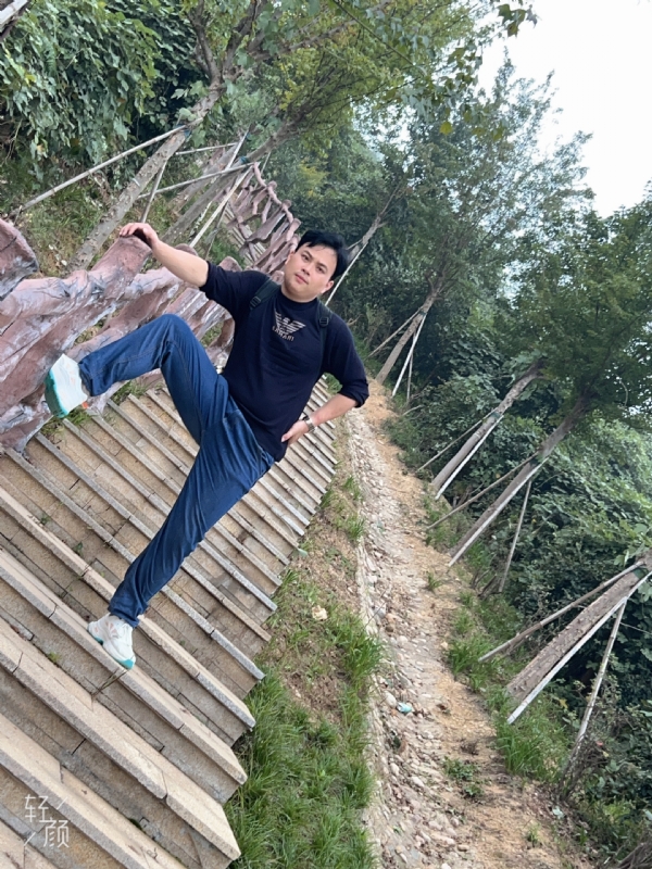 择一人白头偕老的第二张照片--芜湖相亲服务中心