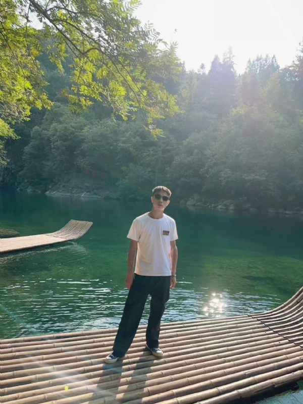 林言的第三张照片--芜湖相亲服务中心