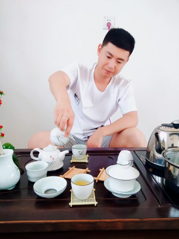 日月的第二张照片--芜湖相亲服务中心